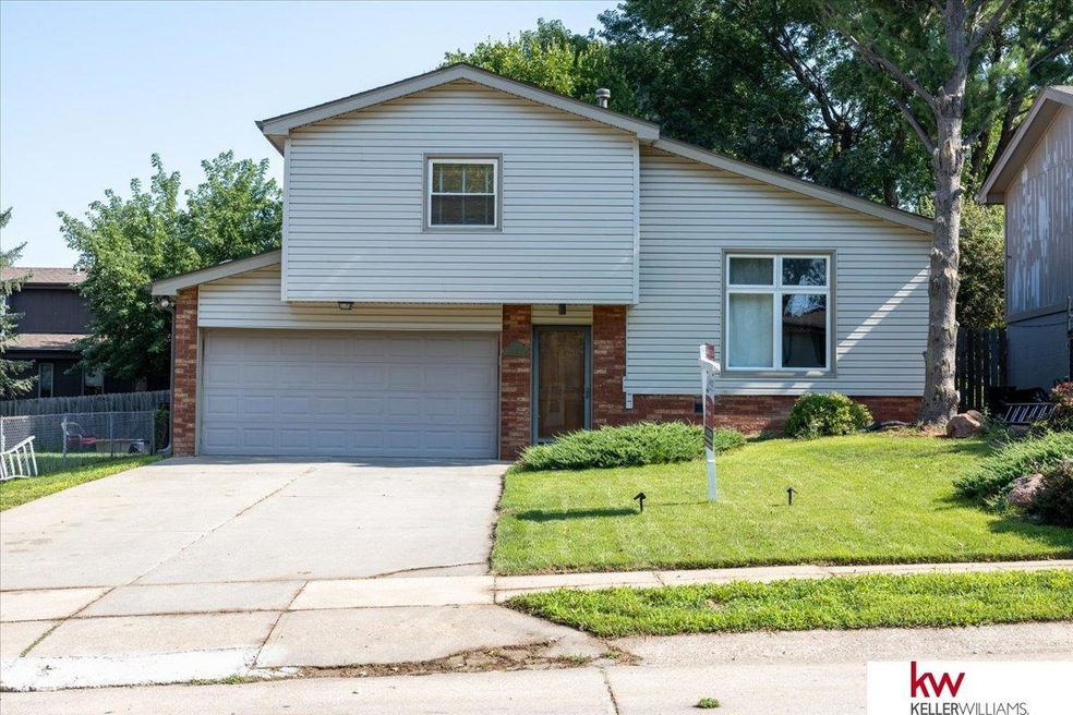 13078 Meredith Ave, Omaha, NE 68164 - photo 1