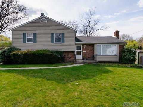 33 East Ave, Glen Cove, NY 11542 - photo 1