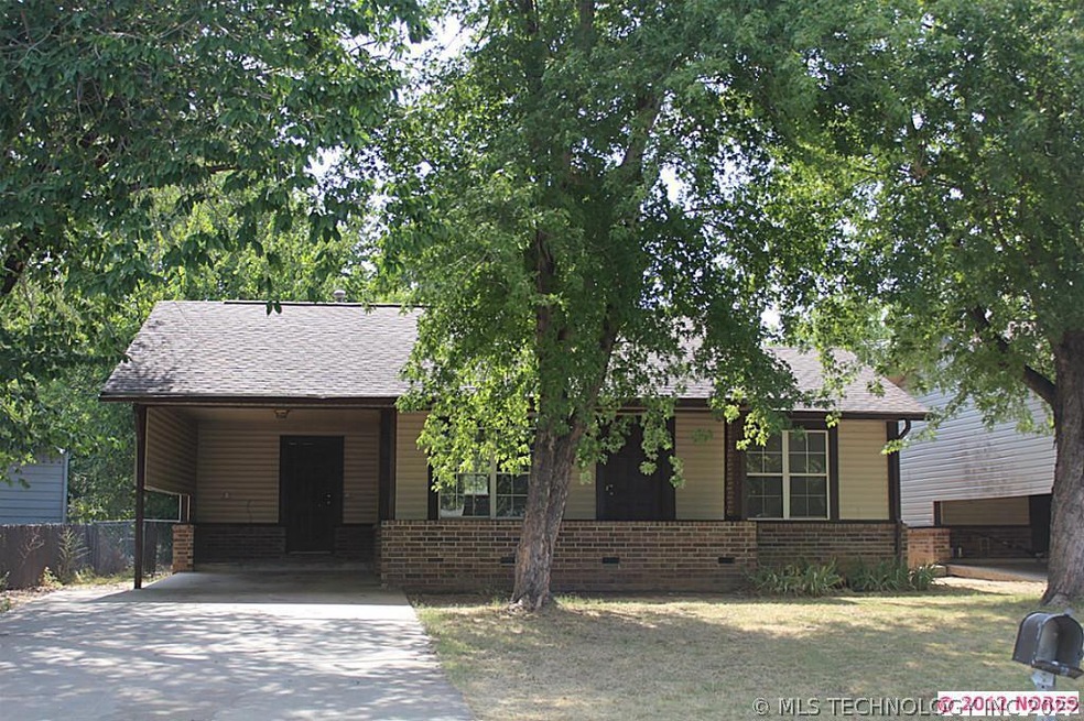 614 N Weenonah Ave, Claremore, OK 74017 - photo 1