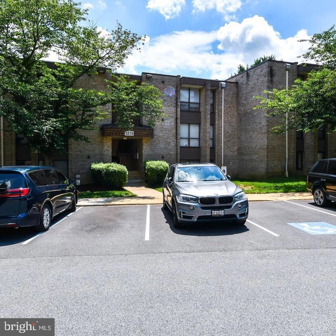 3319 Huntley Square Dr unit A, Temple Hills, MD 20748 - photo 1