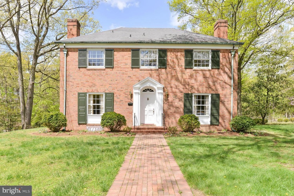 7010 Marlan Dr, Alexandria, VA 22307 - photo 1