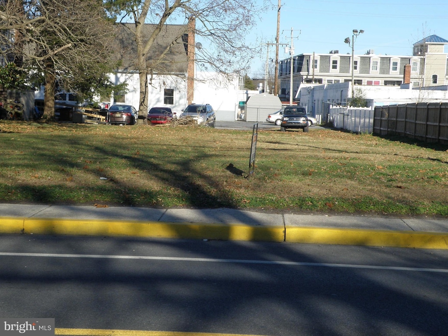 114 N Bedford St, Georgetown, DE 19947 - photo 1