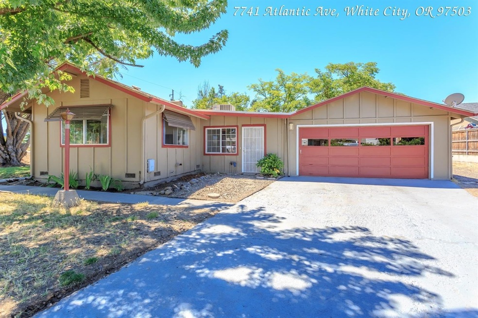 7741 Atlantic Ave, White City, OR 97503 - photo 1