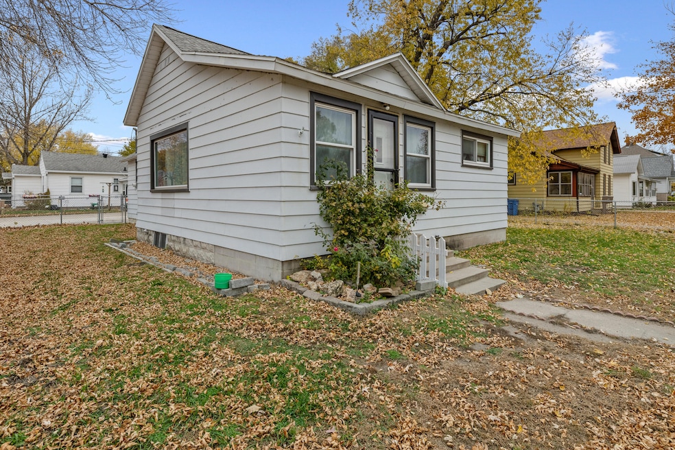 529 Olmstead St, Winona, MN 55987 - photo 1