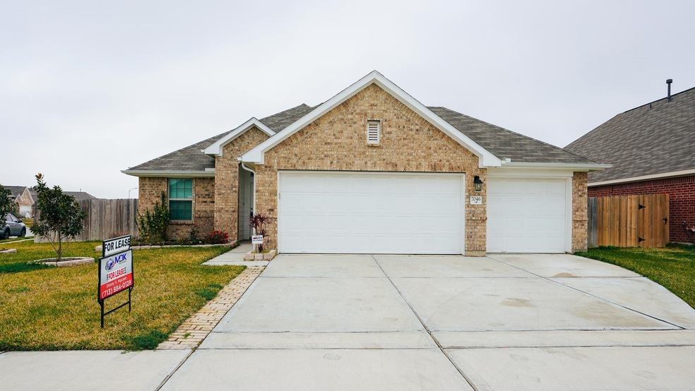 7046 Birnam Garden Ln, Houston, TX 77086 - photo 1