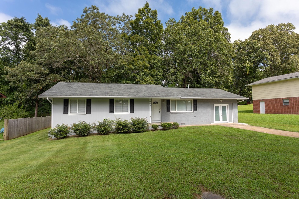 8903 Bay View Dr, Chattanooga, TN 37416 - photo 1