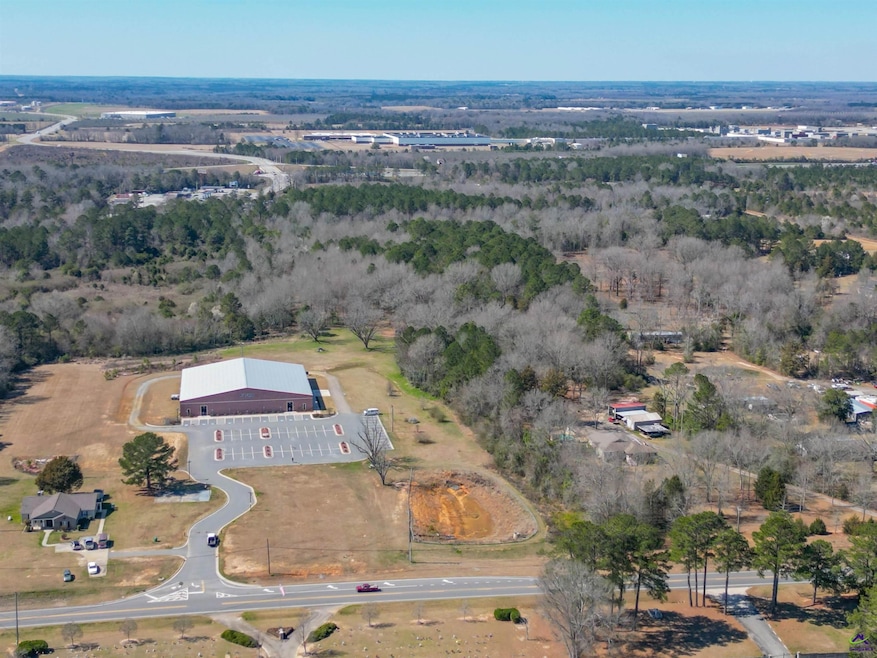 2111 N Us Hwy 41, Perry, GA 31069 - photo 1