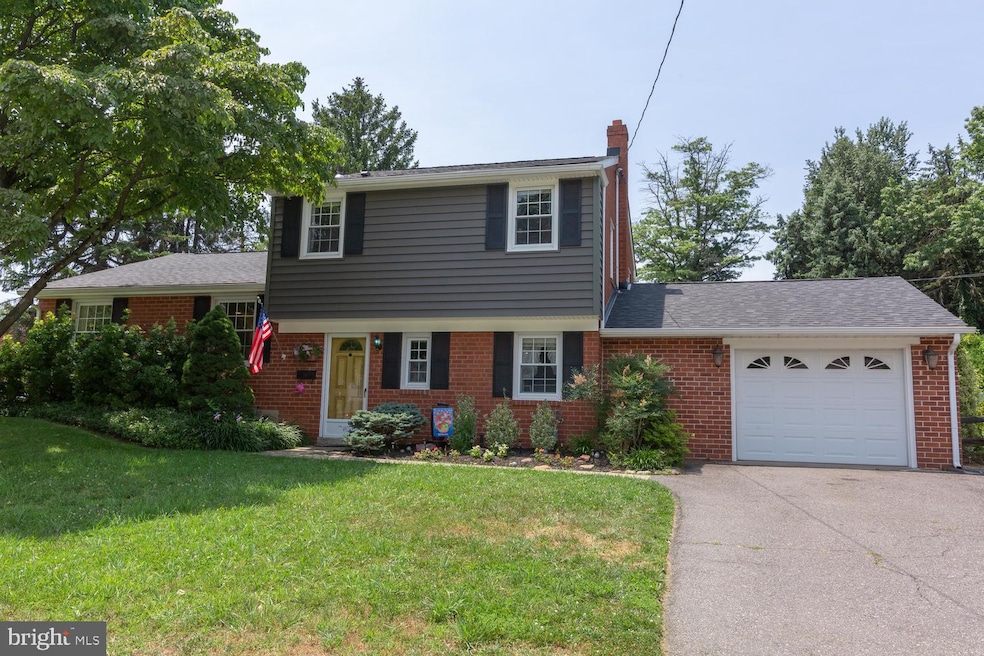 4921 Jackson Dr, Brookhaven, PA 19015 - photo 1