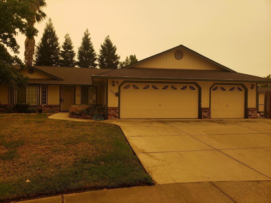 2814 Tropicana Ct, Redding, CA 96003 - photo 1