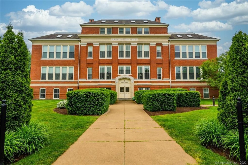 6 School St unit 6, Stonington, CT 06378 - photo 1