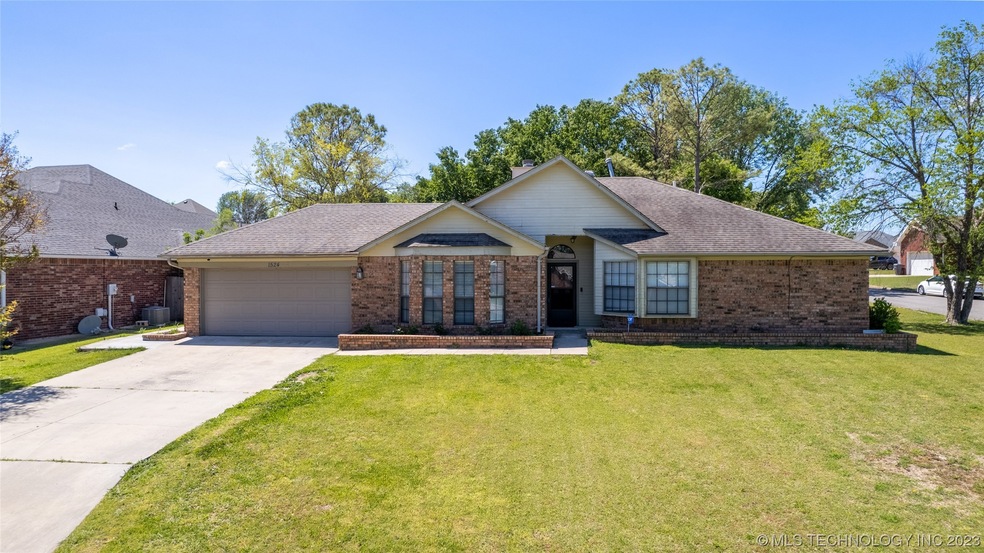 1524 Red Oak Dr, Ardmore, OK 73401 - photo 1