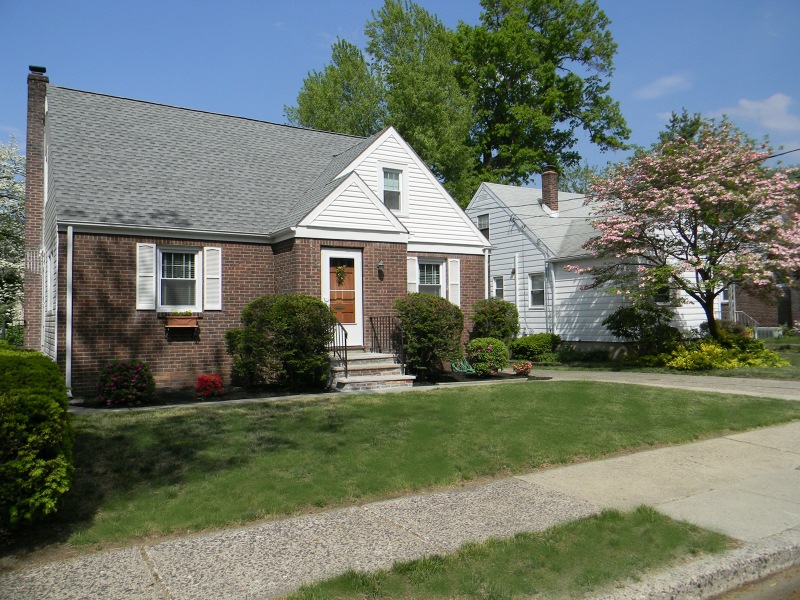 64 W Oldis St, Rochelle Park, NJ 07662 - photo 1