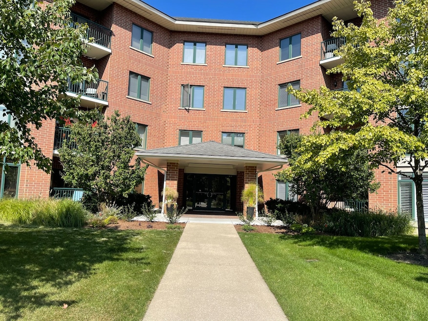 875 E 22nd St unit 220, Lombard, IL 60148 - photo 1