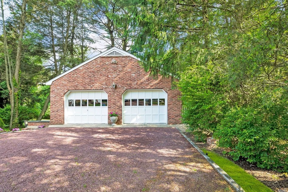 4 Meadowridge Ln, Glen Head, NY 11545 - photo 1