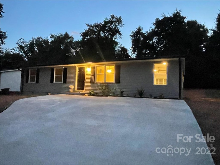 1240 Suncrest Ave, Statesville, NC 28677 - photo 1