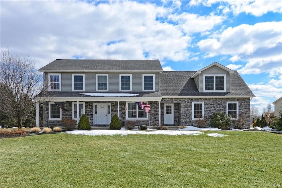 121 Redstone Dr, Nazareth, PA 18064 - photo 1