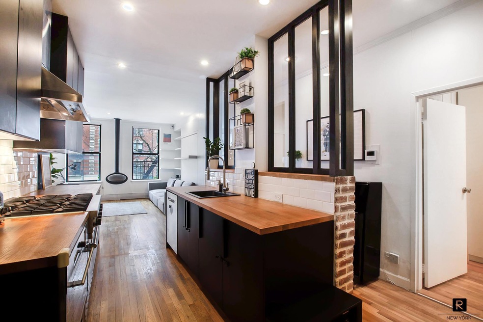 58-60 W 106th St unit 2-A, New York, NY 10025 - photo 1