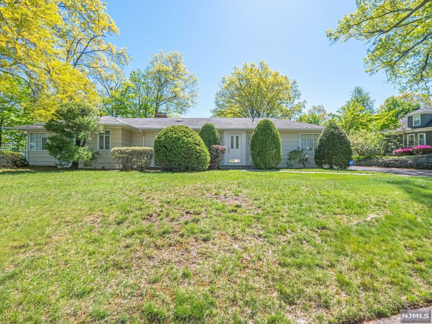 888 Summit Ave, River Edge, NJ 07661 - photo 1