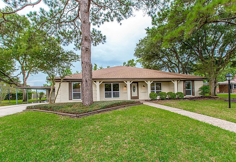 2603 Adams St, Alvin, TX 77511 - photo 1