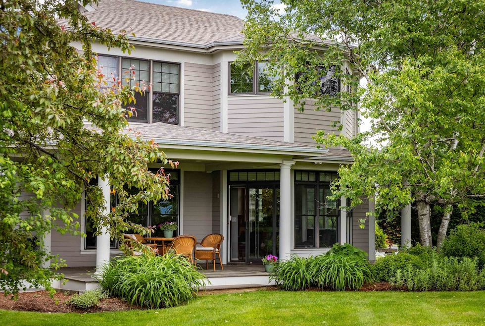 For Sale $895,000 • Co-Listing Agent