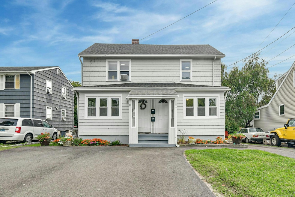 Sold $800,000 • Co-Listing Agent