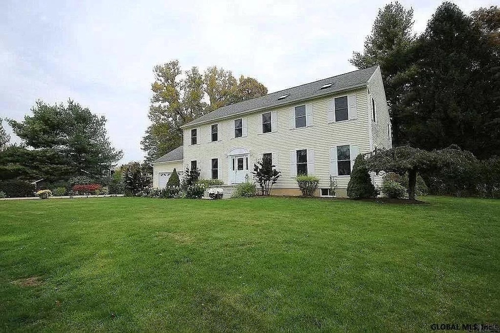 1002 Shannon Blvd, Schenectady, NY 12309 - photo 1