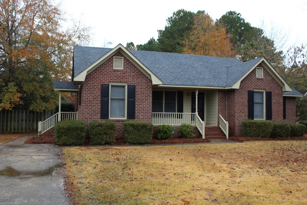 547 Chaucer Dr, Winterville, NC 28590 - photo 1