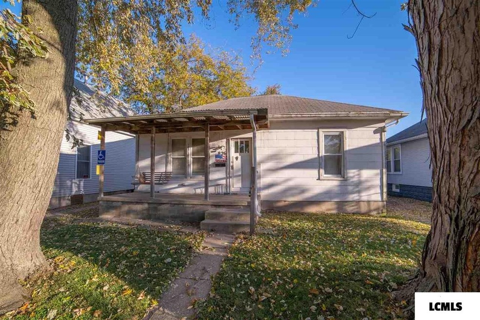 826 N Mclean St, Lincoln, IL 62656 - photo 1