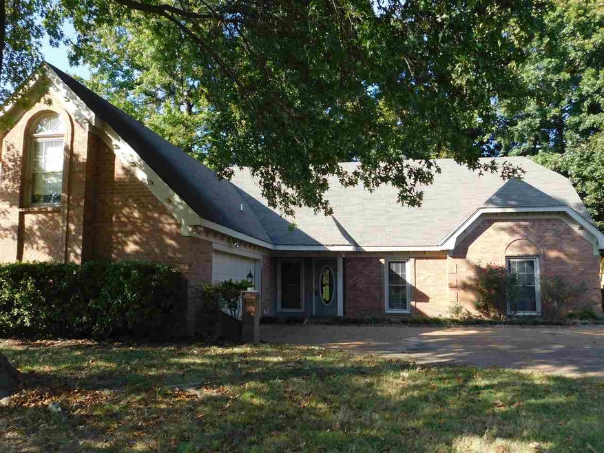 5 Bedroom + Loft + Sewing Room/Office solid brick 