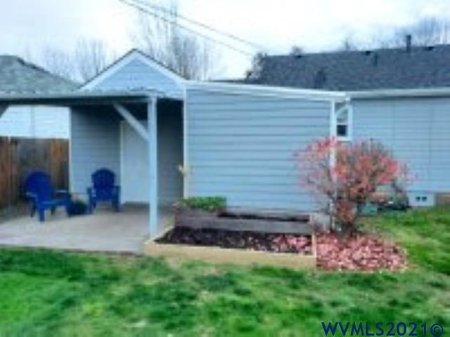 1090 14th Ave SW, Albany, OR 97321 - photo 1
