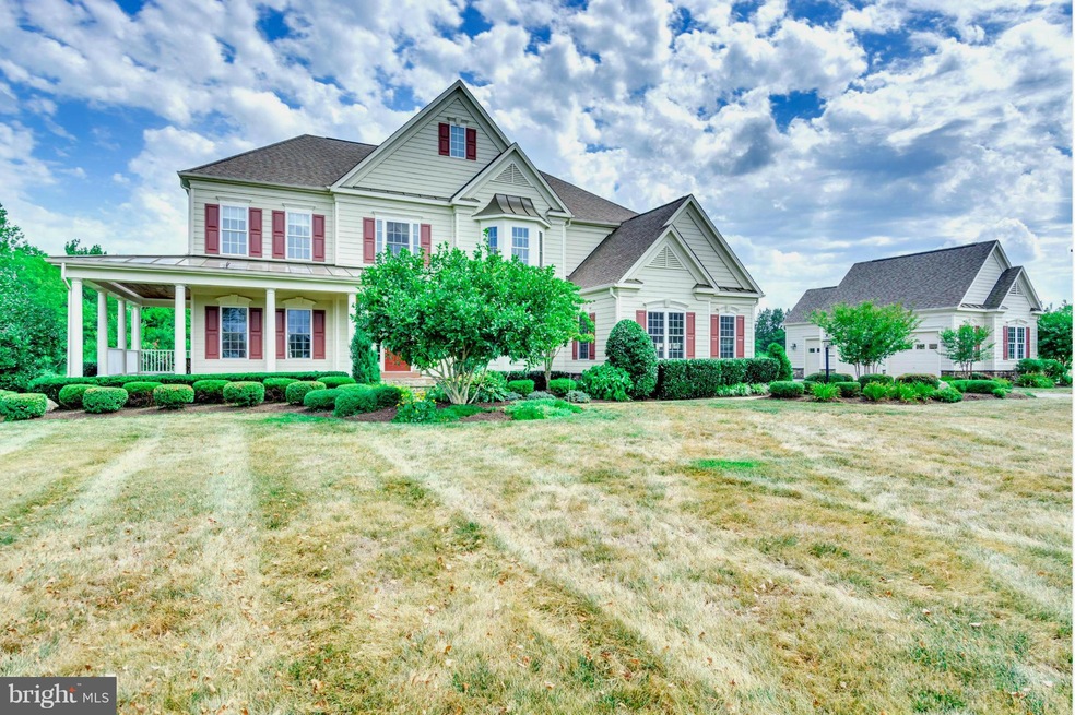 10870 Meadow Walk Ln, Bristow, VA 20136 - photo 1