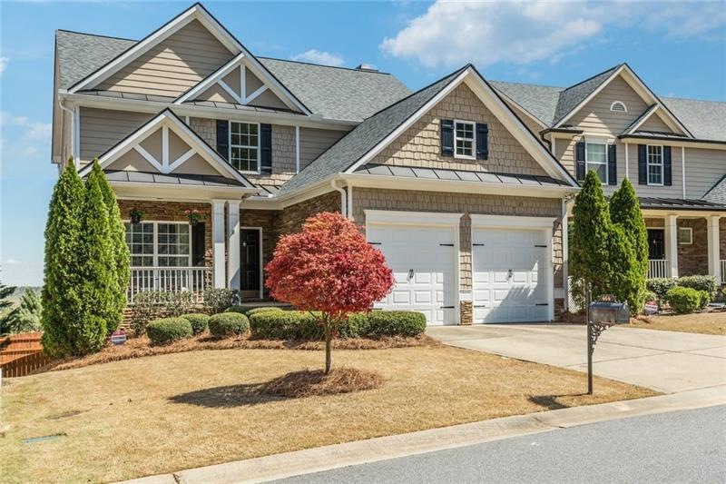 MAJESTIC MOUNTAIN VIEWS FROM BACK OF HOME! GATED C