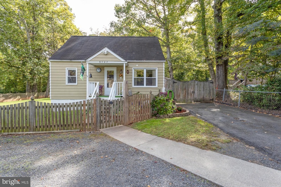 8507 Yorkshire Ln, Manassas, VA 20111 - photo 1