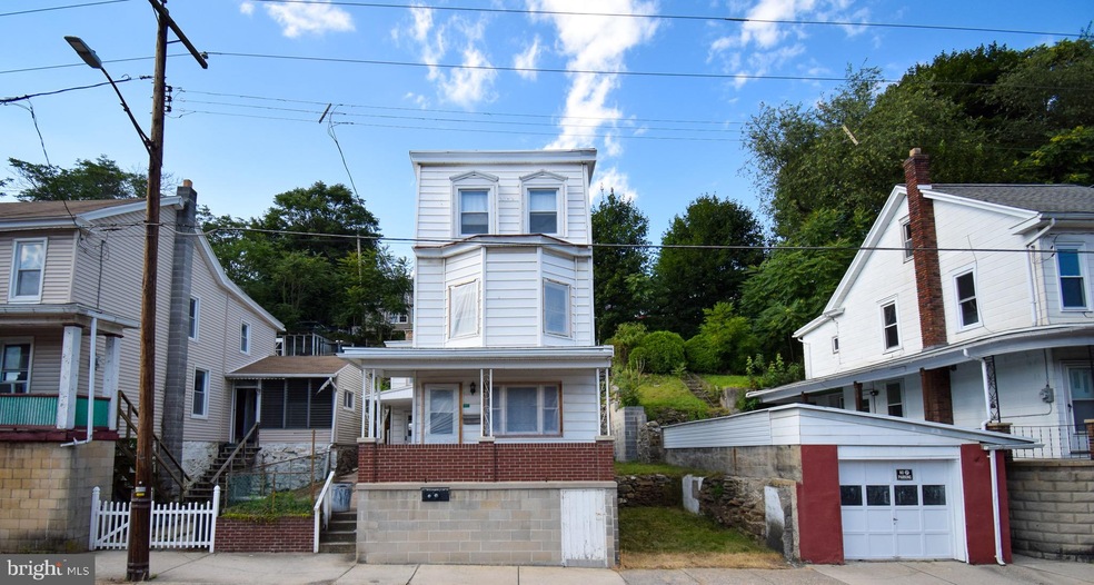 243 Lafayette St, Tamaqua, PA 18252 - photo 1