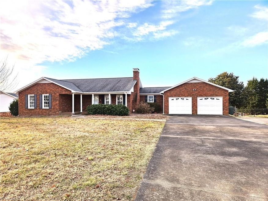 106 Jim Barr Rd, King, NC 27021 - photo 1