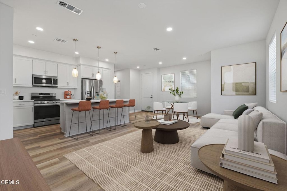 59-web-or-mls-UpmarketMedia_611W-022 (2)