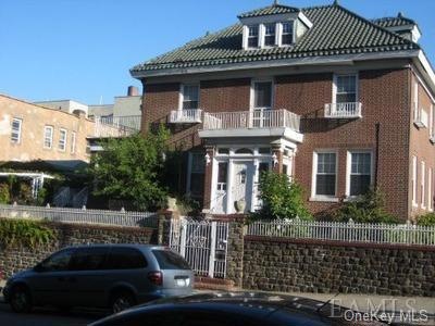 141 W 195th St, Bronx, NY 10468 - photo 1