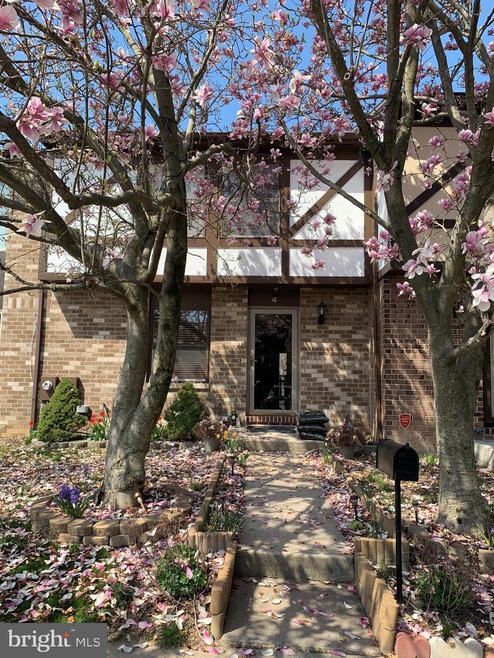 4 Bernadotte Ct, Parkville, MD 21234 - photo 1