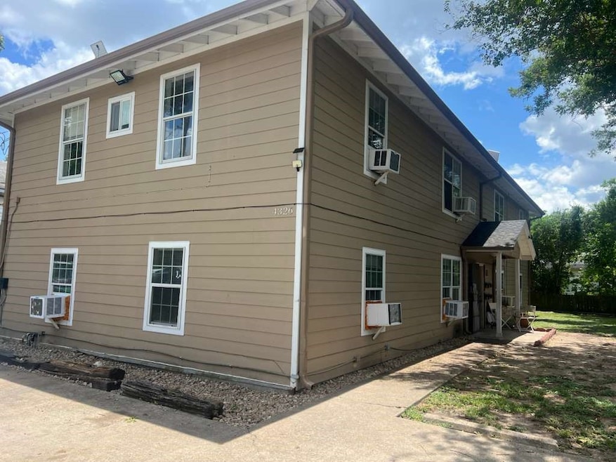 4326 Larkspur St unit 1-4, Houston, TX 77051 - photo 1