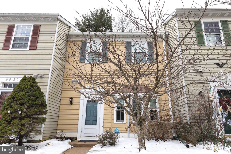 9931 Capperton Dr, Oakton, VA 22124 - photo 1