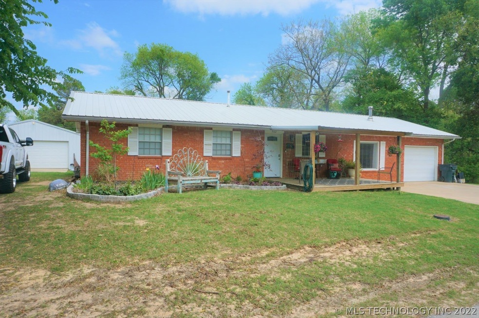 502 W Louise St, Henryetta, OK 74437 - photo 1