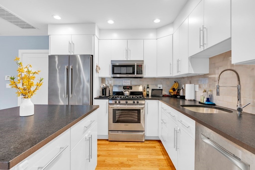 157 Hancock St unit 6, Quincy, MA 02171 - photo 1