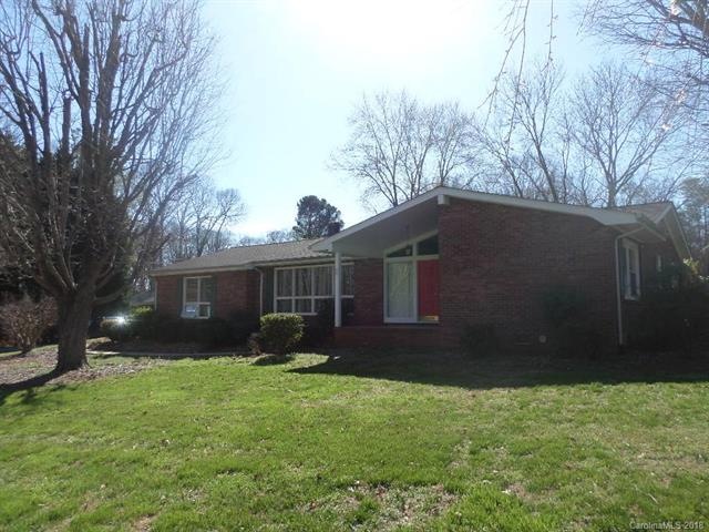 208 Brookmeade Dr, Statesville, NC 28625 - photo 1