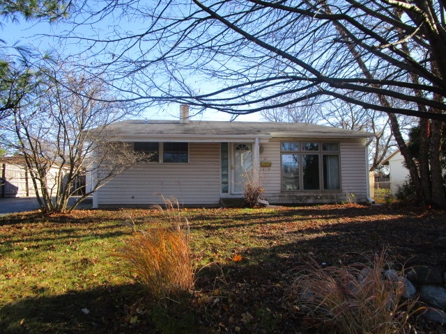 67 Alameda Dr, Carpentersville, IL 60110 - photo 1