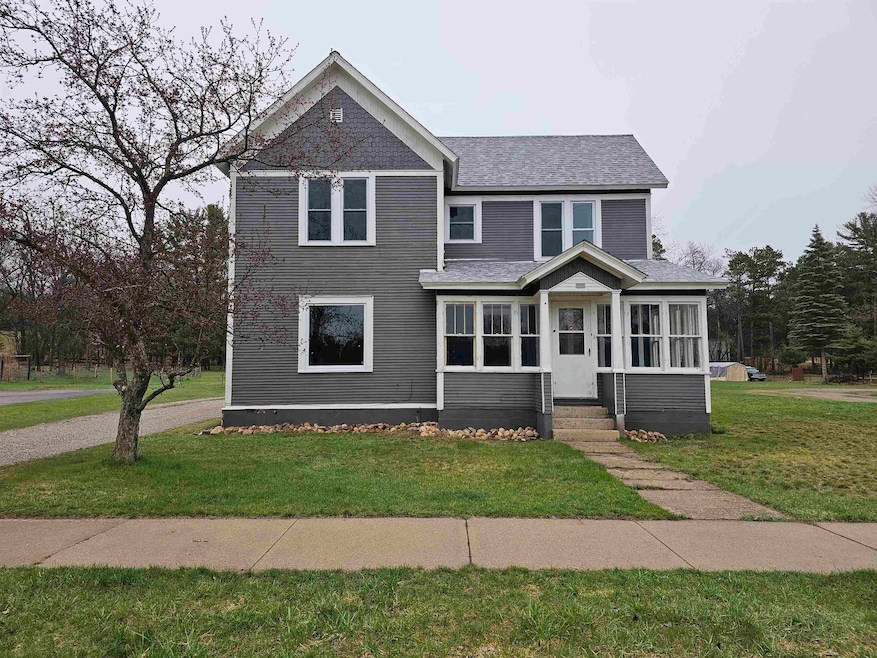 328 N Jefferson St, Hancock, WI 54943 - photo 1