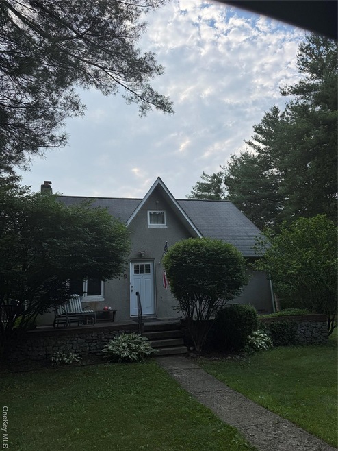 8 Easy St, Poughkeepsie, NY 12603 - photo 1