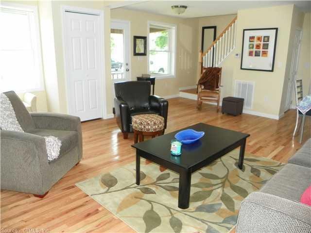 34 Brooks St, Southington, CT 06489 - photo 1