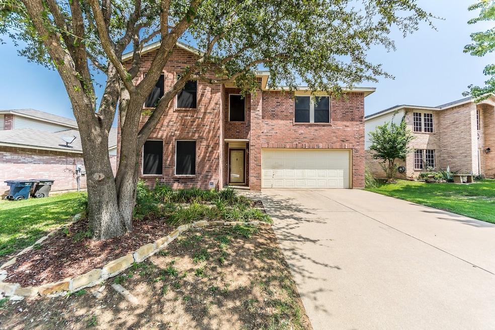 8709 Stonebriar Ln, Fort Worth, TX 76123 - photo 1