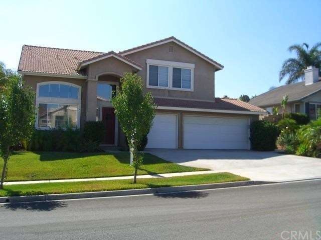 Great Curb Appeal on a cul de sac