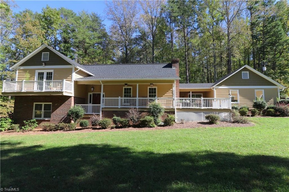 515 Greenlawn Dr, Asheboro, NC 27203 - photo 1